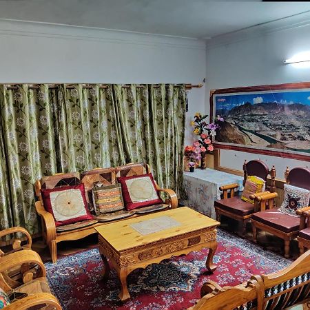 Youthok Guest House Лех Екстер'єр фото