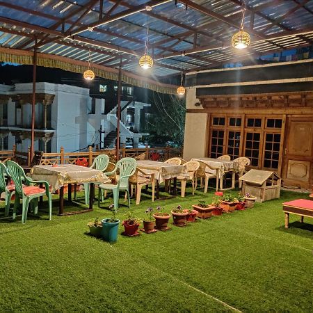 Youthok Guest House Лех Екстер'єр фото