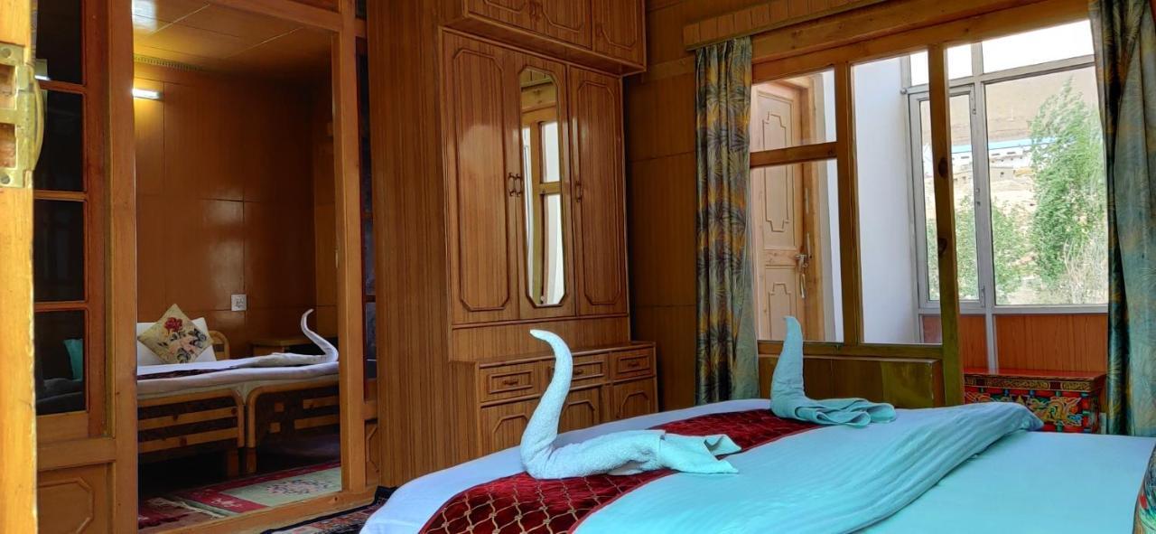 Youthok Guest House Лех Екстер'єр фото