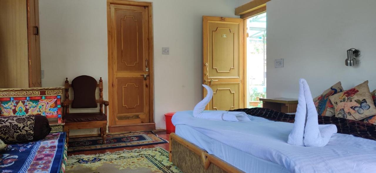 Youthok Guest House Лех Екстер'єр фото