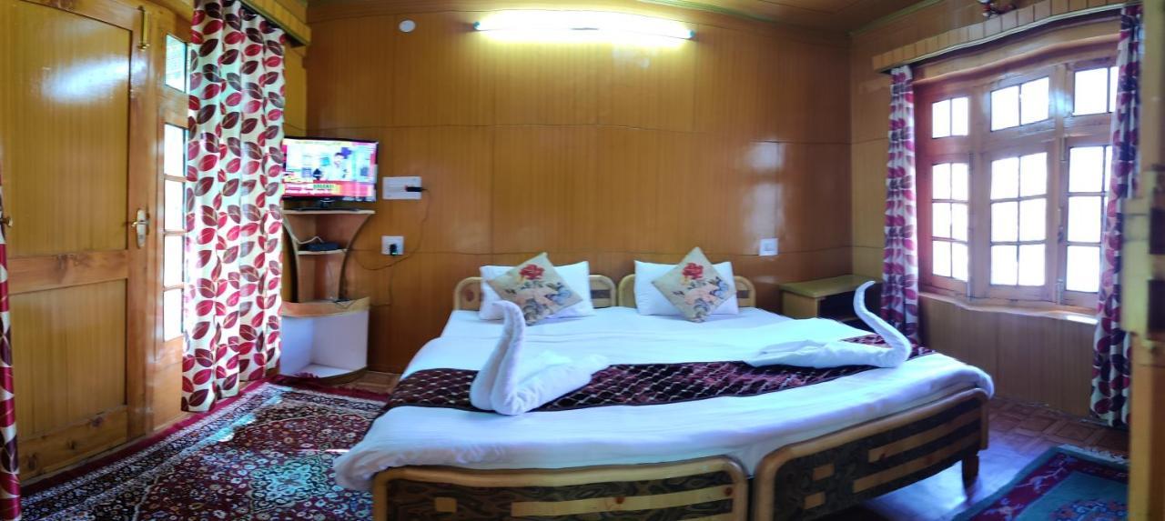 Youthok Guest House Лех Екстер'єр фото