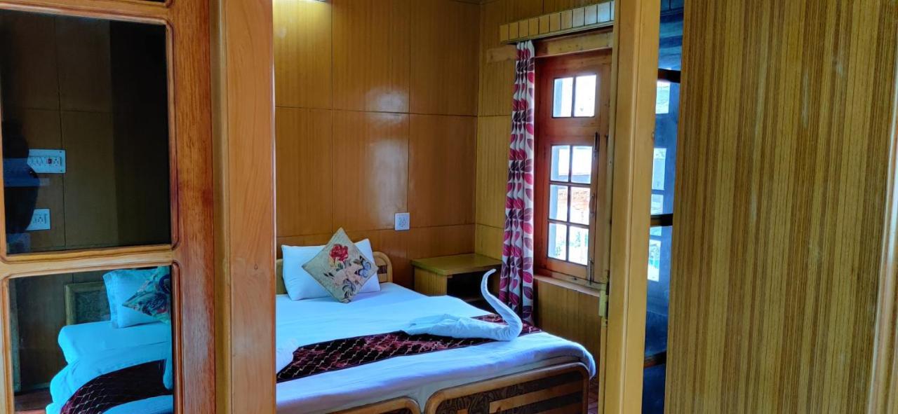 Youthok Guest House Лех Екстер'єр фото