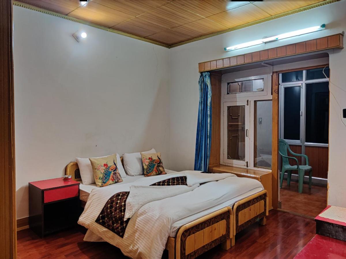 Youthok Guest House Лех Екстер'єр фото