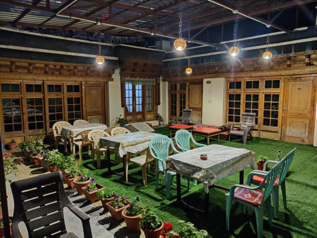 Youthok Guest House Лех Екстер'єр фото