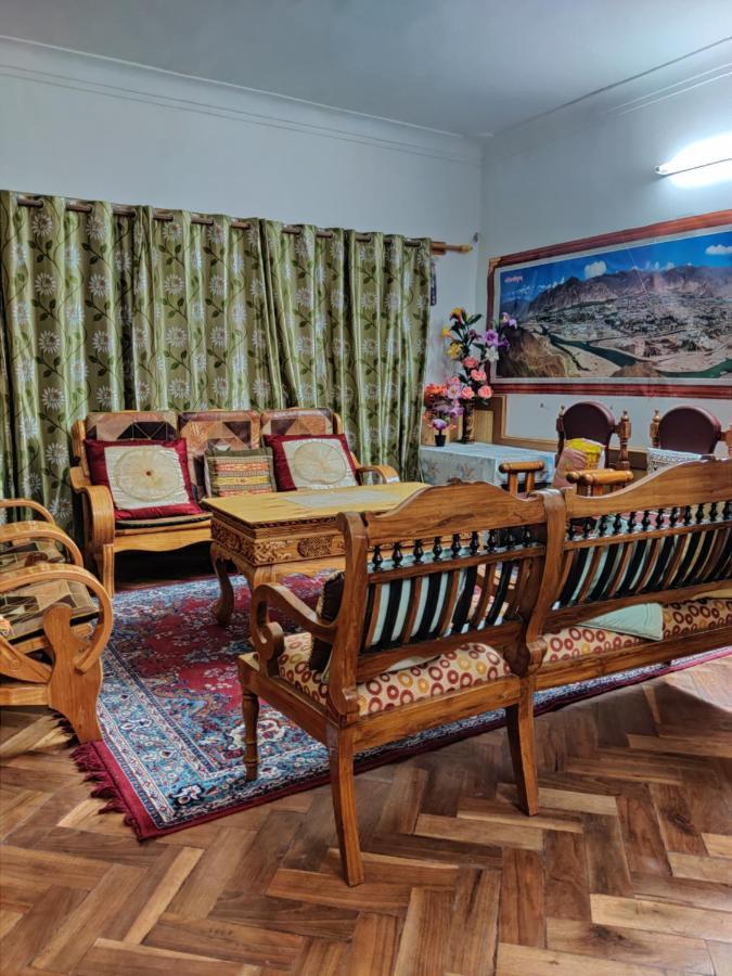 Youthok Guest House Лех Екстер'єр фото
