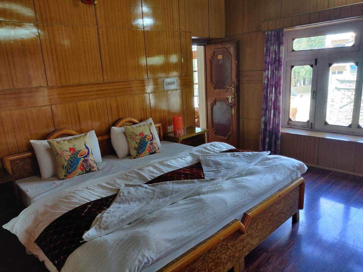Youthok Guest House Лех Екстер'єр фото