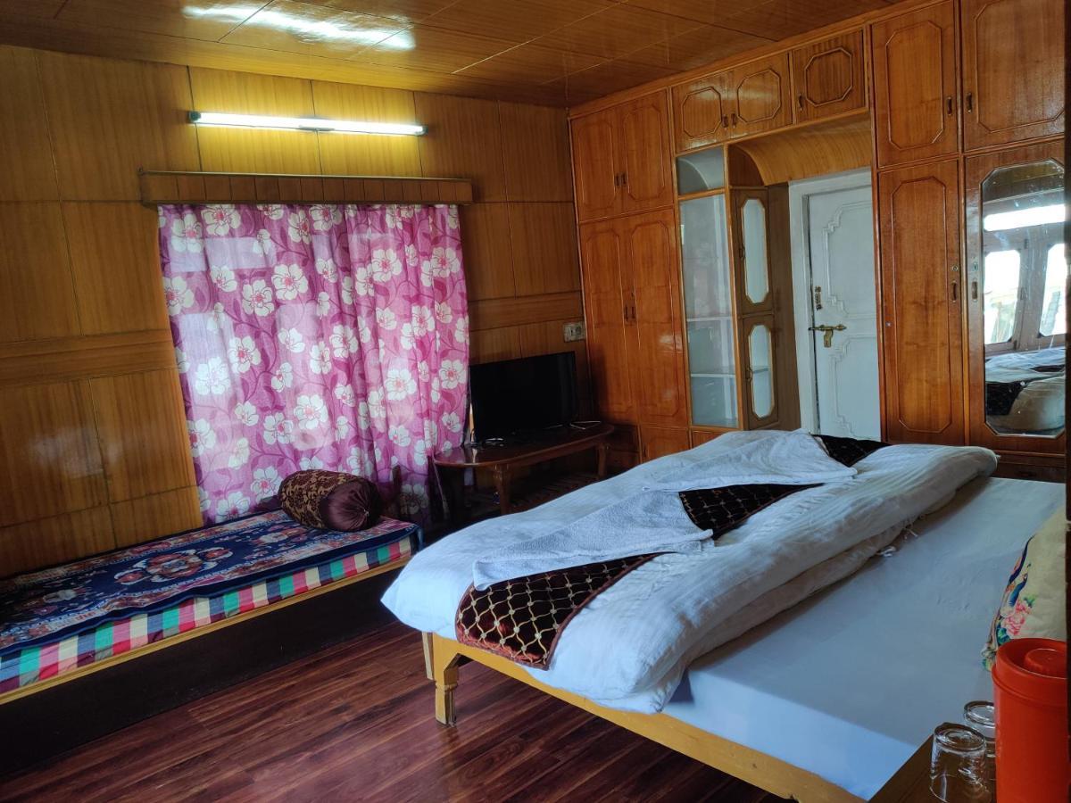 Youthok Guest House Лех Екстер'єр фото