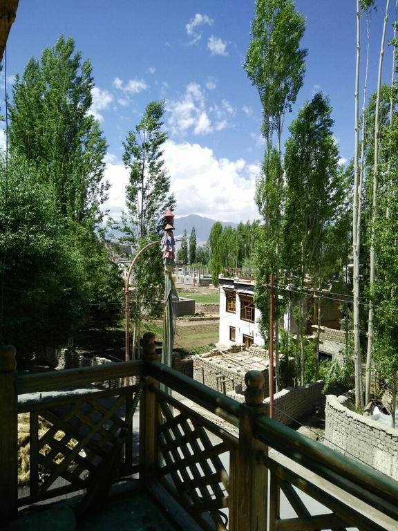 Youthok Guest House Лех Екстер'єр фото