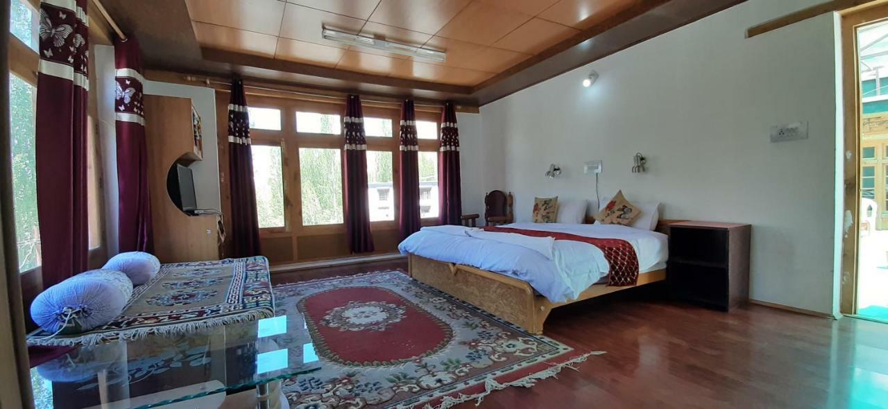 Youthok Guest House Лех Екстер'єр фото