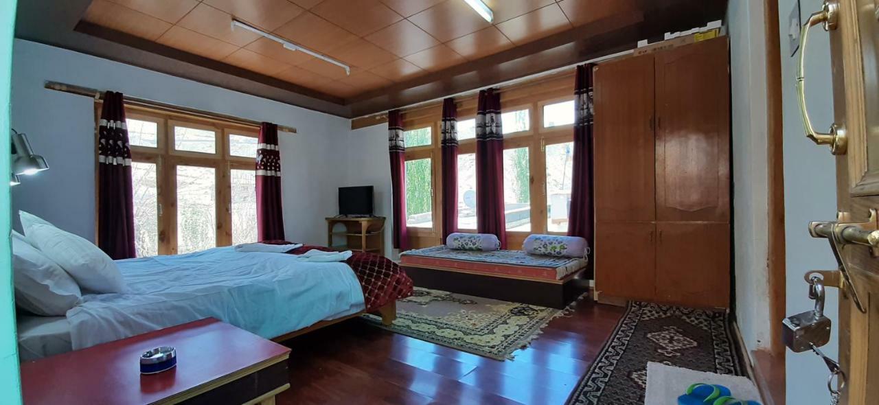 Youthok Guest House Лех Екстер'єр фото