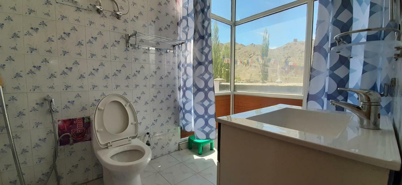 Youthok Guest House Лех Екстер'єр фото